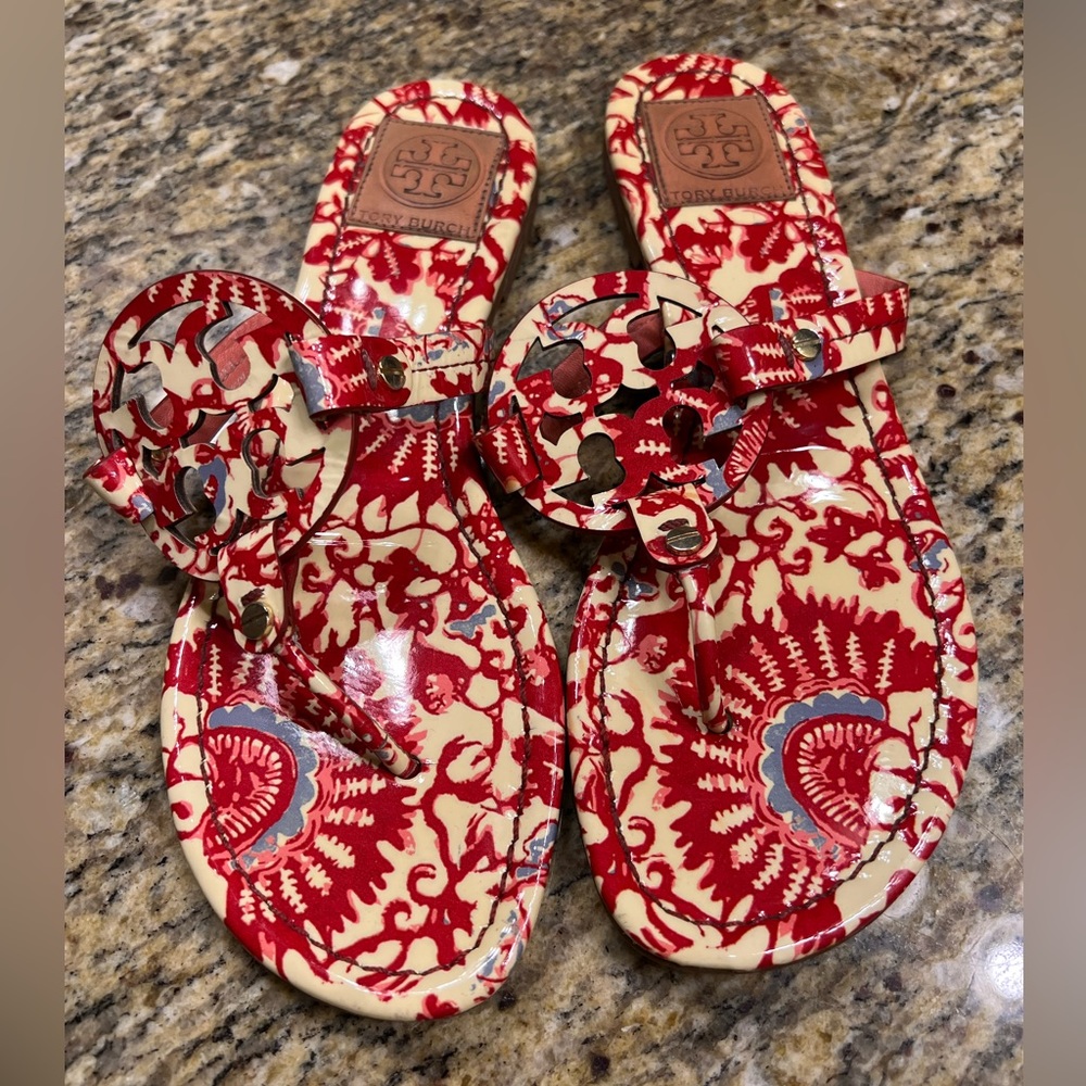Multicolor Tory Burch Sandals. Size 8. GUC